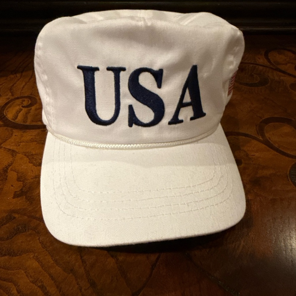 TRUMP 45 White USA Cap